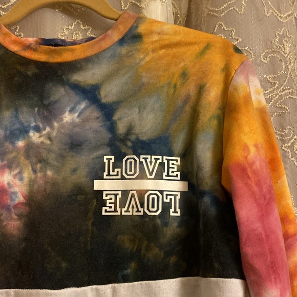 LOVE colorblock top - Picture 2 of 10